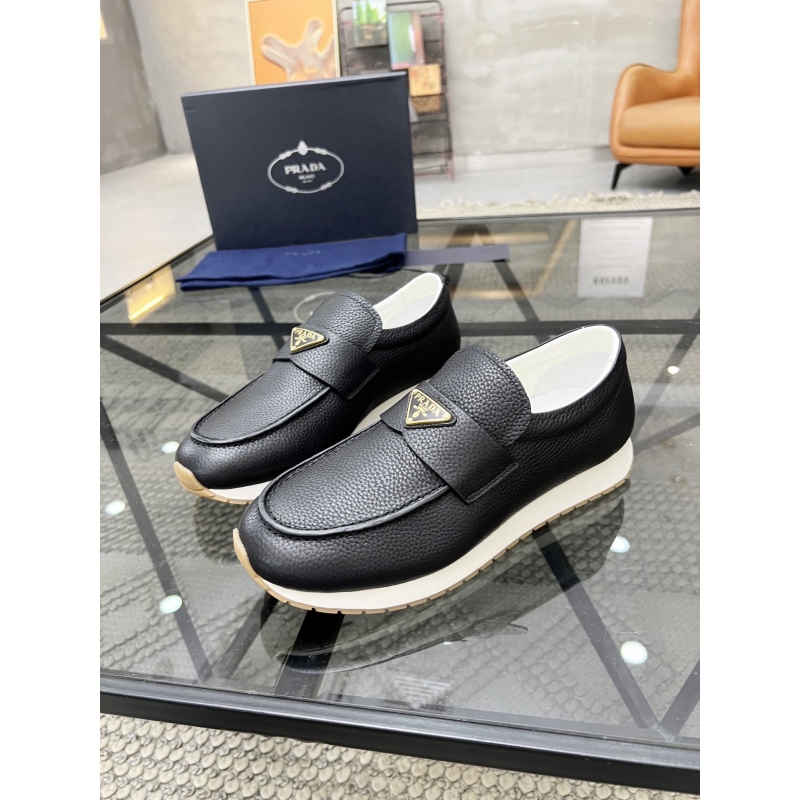 Pra*a leather shoes